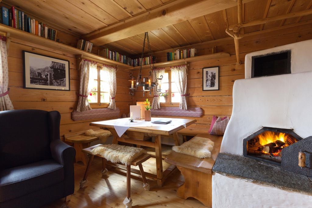 Almdorf Seinerzeit Hotel Wiedweg Bilik gambar